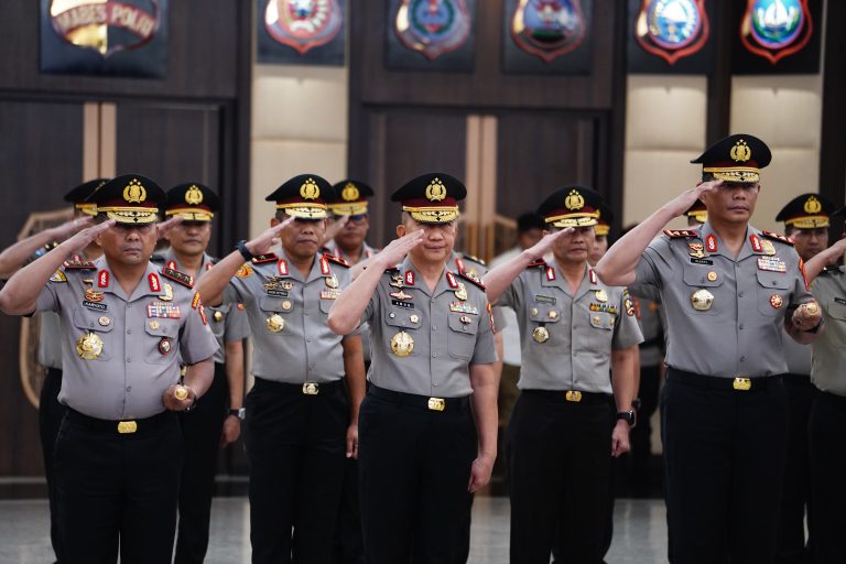 Mabes Polri Menggelar Upacara Kenaikan Pangkat 27 Pati Polri, Yang Diselenggarakan di Rupattama Mabes Polri.