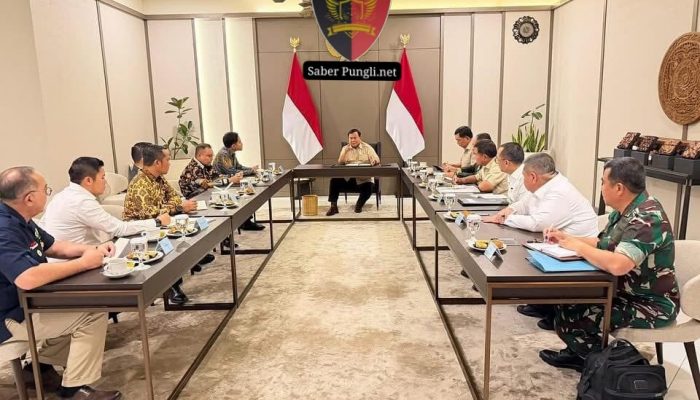 Presiden Prabowo Pimpin Rapat Khusus di Halim Sebelum Bertolak ke Australia