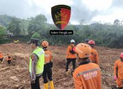 Dibantu Unit K9, Tim Gabungan Terus Berjuang Temukan 13 Warga Hilang Musibah Longsor