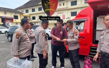Polrestabes Semarang Terima Hibah Perahu Katamaran dan Mobil Dapur Lapangan dari BNPB
