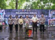Kapolda Jabar Beri Hadiah Umroh Untuk Polisi Serta Satpam Pada Kegiatan “Ngariung Bareng Sauyunan Jaga Lembur” HUT Satpam ke-45
