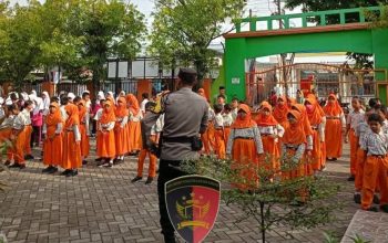 Jalin Kedekatan Sejak Dini, Bhabinkamtibmas Sambang SDN Sembungharjo 02