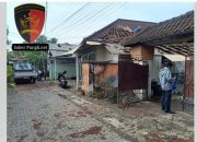 Bangunan- Kendaraan Rusak Imbas Angin Puting Beliung di Denpasar