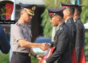 Polres Demak Sematkan Tanda Kehormatan kepada 156 Personel Berprestasi