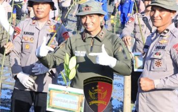 Sinergi Green Policing: Kapolda Aceh Pimpin Penanaman 10.000 Bibit Mangrove di Desa Alue Naga