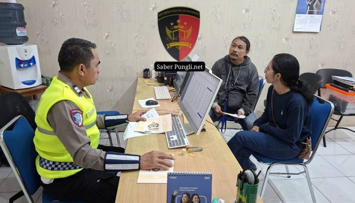 Warga Pedurungan Bagikan Pengalaman Mudahnya Urus Tilang ETLE Resmi di Kantor Polisi