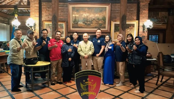 Ketua dan Bendahara DPW PWDPI Jawa Tengah Silaturahmi ke Penasehat di Watu Gunung Ungaran