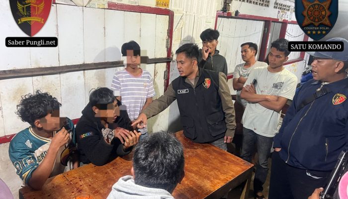 Personel Gabungan Polres Karo Sigap Redam Tawuran Antar Pemuda di Kineppen