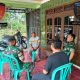 Ngopi Bareng di Beranda Desa: Danramil 02/Karang Rawat Kemanunggalan TNI dan Rakyat Lokasi TMMD Reguler Ke-128 Kodim Sragen