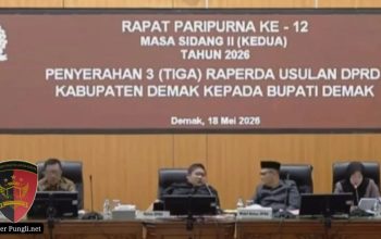 Penyerahan 3 (Tiga) Raperda Usulan DPRD Kabupaten Demak kepada Bupati Demak