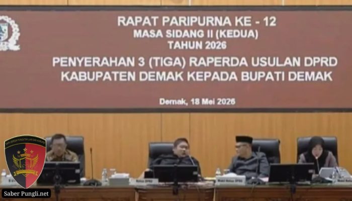 Penyerahan 3 (Tiga) Raperda Usulan DPRD Kabupaten Demak kepada Bupati Demak