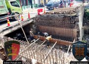 DINAS PUPR KOTA SEMARANG DAN PT PRABA MAS HILL MULAI PEMBONGKARAN JEMBATAN DI JALAN SIMONGAN, RENCANA SUDAH DISIAPKAN JAUH-JAUH HARI