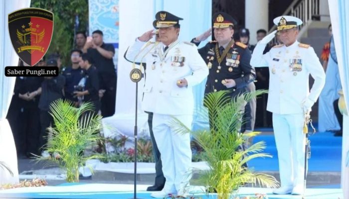 Kapolda Sulut Bersama Forkopimda Dampingi Gubernur Pimpin Upacara Hari Bhayangkara ke-80 di Mako Polda