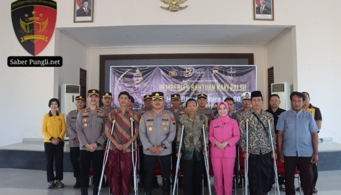 Polres Demak Serahkan Empat Kaki Palsu kepada Penyandang Disabilitas pada Hari Bhayangkara Ke-80