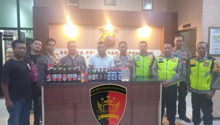 Polsek Mranggen Gelar KRYD, Amankan 48 Botol Minuman Keras dari Warung di Desa Tamansari