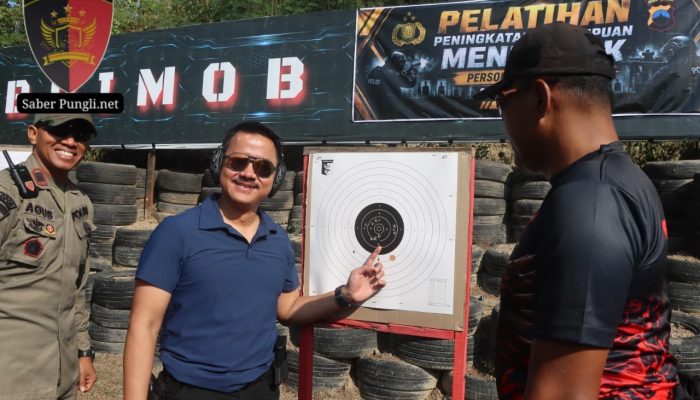 Asah Profesionalisme, Polres Demak Tingkatkan Kemampuan Menembak Personel