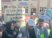 Di Halaman Pengadilan Negeri Jepara: Warga Tunggul Pandean Berseru “Dengarkan Suara Kami, Hentikan Sementara Proyek Itu”