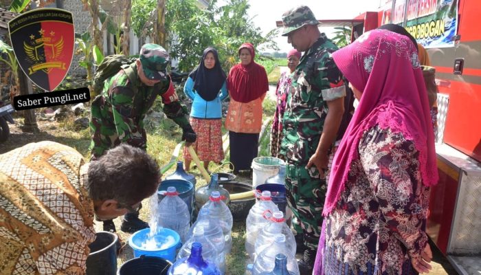 Gelorakan Kemanunggalan Air, Kodim Grobogan Salurkan Air Bersih, Ringankan Beban Warga Terdampak Kemarau.”