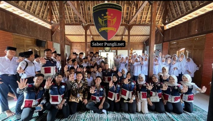 Tim KKN Kelompok 39 Universitas PGRI Semarang Gelar Sosialisasi Anti Narkoba di Ponpes Usmaniyyah Ngemplak