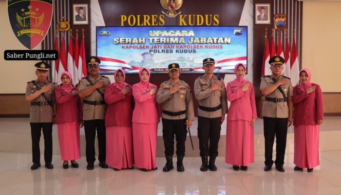 Polres Kudus Gelar Sertijab Dua Kapolsek, Kapolres Tekankan Integritas dan Penguatan Kamtibmas