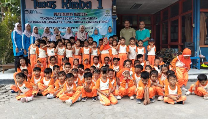 KPH Randublatung Berikan Bantuan Tanggung Jawab Sosial