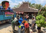 Peduli Dampak El Nino, Koramil Ngaringan Salurkan Bantuan Air Bersih