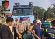 Peduli Warga Terdampak Kekeringan, Polda Banten Distribusikan 6.500 Liter Air Bersih di Tigaraksa