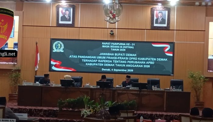 Bupati Demak Sampaikan Jawaban Atas Pandangan Umum Fraksi DPRD terhadap Raperda Perubahan APBD 2026