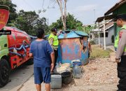 Kemarau Melanda, Polsek Buayan Dampingi Distribusi Bantuan Air Bersih untuk Warga Jatiroto