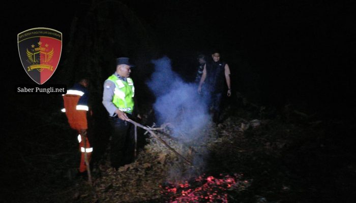 Respons Laporan Kebakaran, Polsek Majenang Bersama Warga Padamkan Api di Lahan 8 Hektare