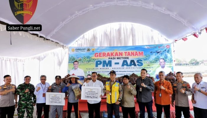 GERAKAN TANAM BERSAMA DENGAN METODE PM-AAS (PERTANIAN MODERN – ADVANCED AGRICULTURAL SYSTEM) DI KABUPATEN GROBOGAN