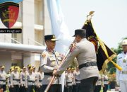 Serah Terima Pataka Maneka Tunggal Dharma Jadi Simbol Pergantian Kapolda Jateng dari Irjen Pol Ribut Hari Wibowo kepada Irjen Pol Roy Hardi Siahaan