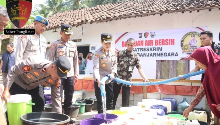 Polres Banjarnegara Salurkan Bantuan Air Bersih untuk Warga Terdampak Kekeringan