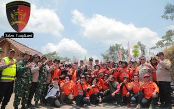 Bhabinkamtibmas Polsek Kemalang Ikuti Simulasi SAR, Perkuat Kesiapsiagaan Evakuasi di Lereng Merapi