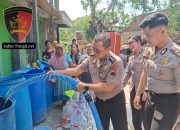Warnai HUT Humas Polri ke-75, Bidhumas Polda Jateng Salurkan 16.000 Liter Air Bersih untuk Warga Jabungan