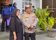 Haru Ibu Hamil 8 Bulan Asal Sukoharjo, Ngidam Pegang Kepala Kapolresta Surakarta Mbah Con
